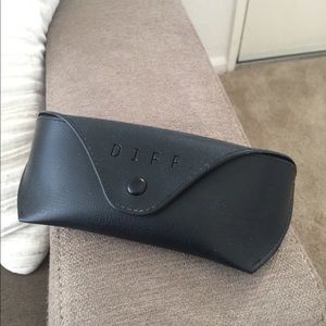 Diff Eyewear sunglasses case